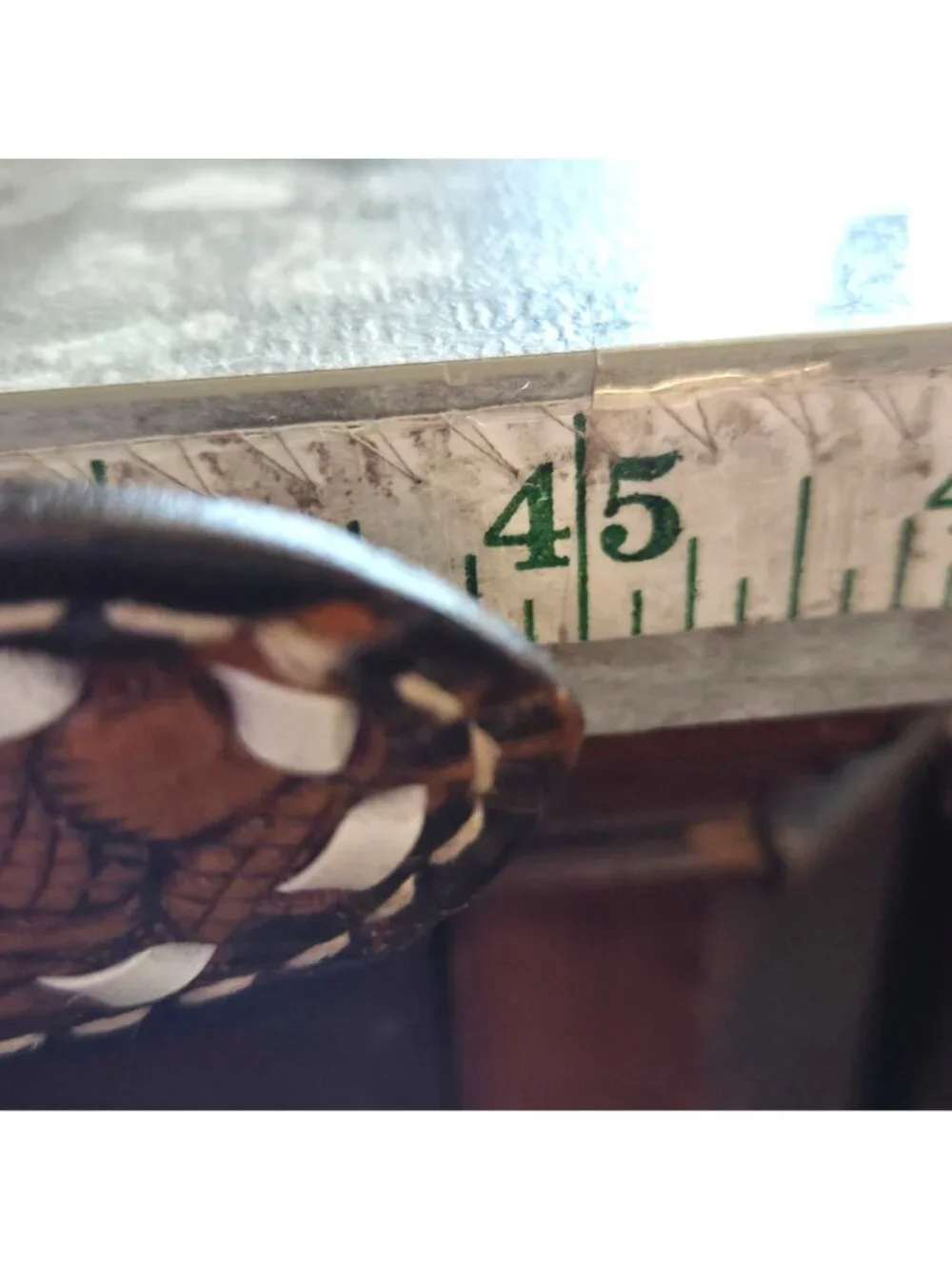 Vintage Justin Tooled Top Grain Cowhide Leather Belt Acorn Leaf Design Western